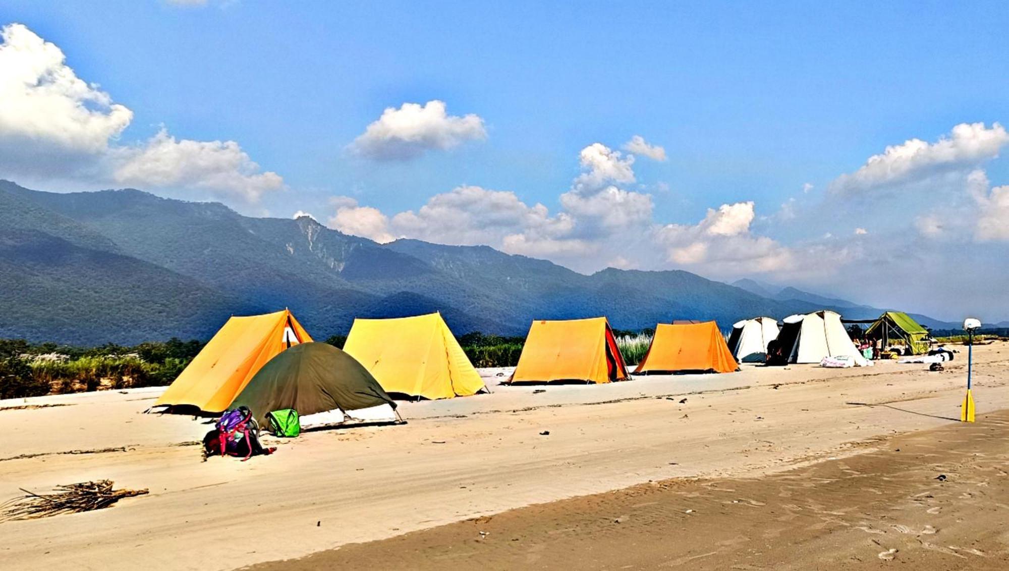 Mr. B'S Place Bardiya Luaran gambar