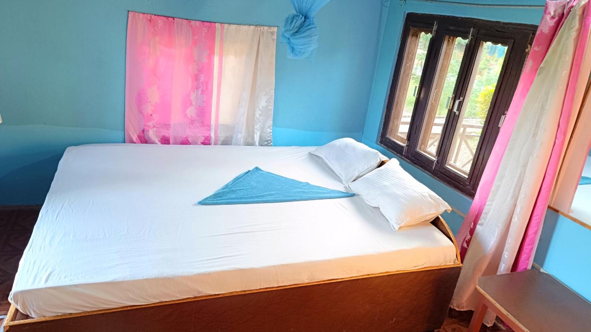Mr. B'S Place Bardiya Bilik gambar