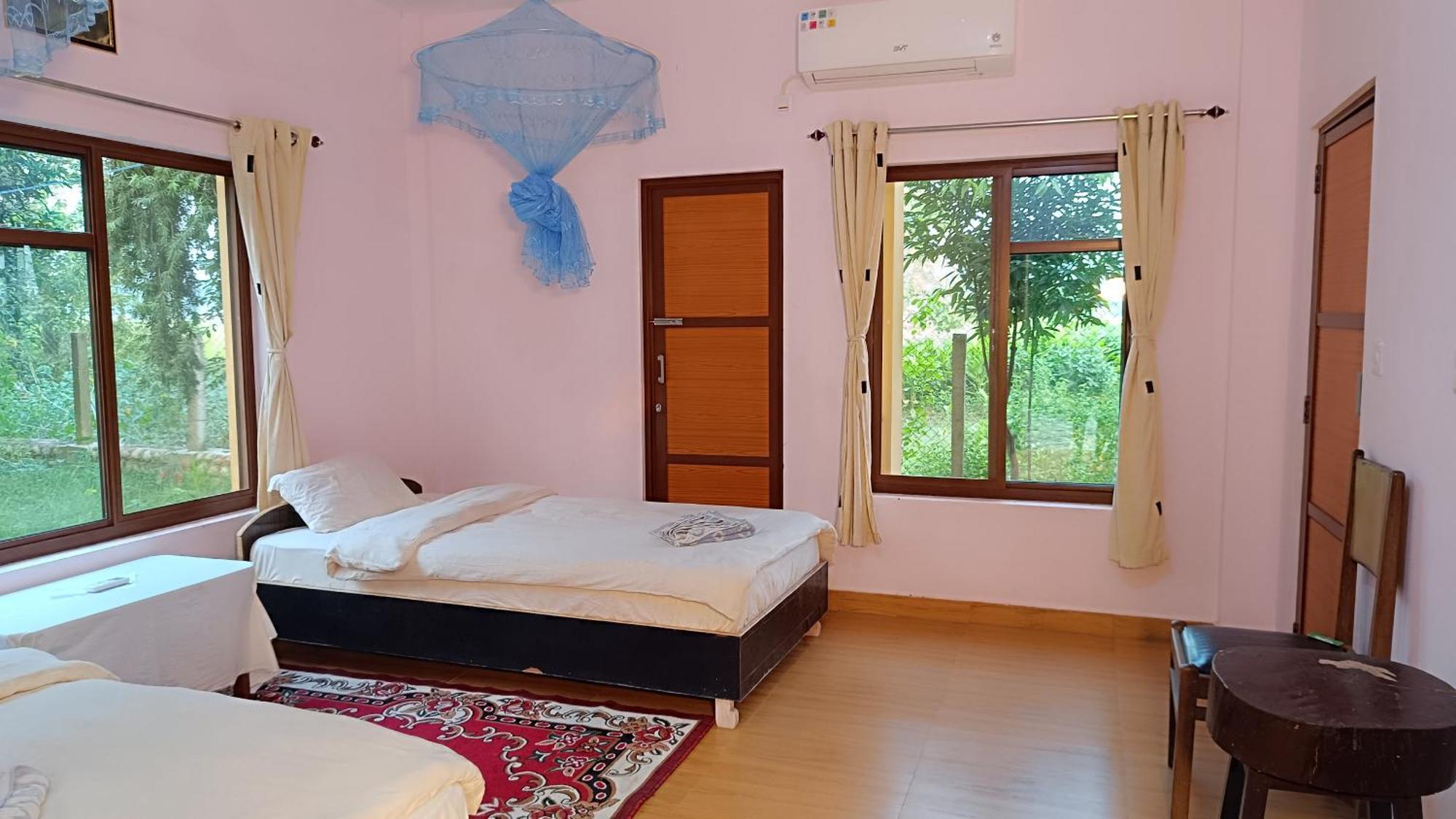Mr. B'S Place Bardiya Luaran gambar
