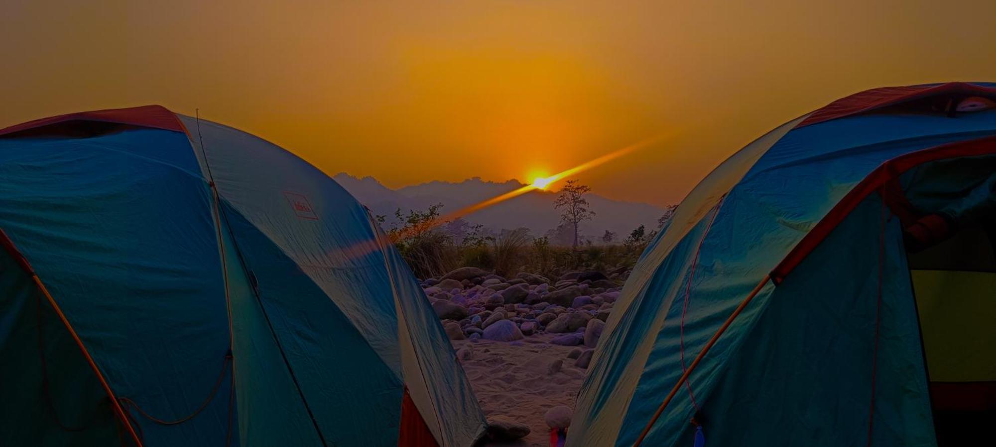 Mr. B'S Place Bardiya Luaran gambar